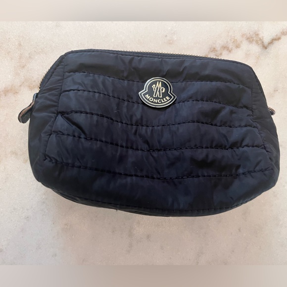 Moncler Black Quilted cosmetics bag with Logo - Picture 3 of 11